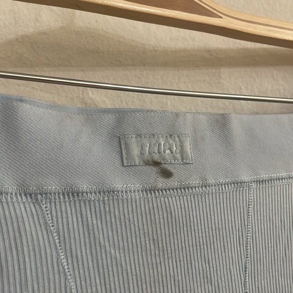 SKIMS Women's Soft Lounge Boxer Shorts Size L In Celeste - Picture 6 of 9